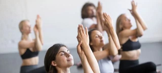 Jak uprawiać jogę: proste sposoby na codzienną praktykę i relaks