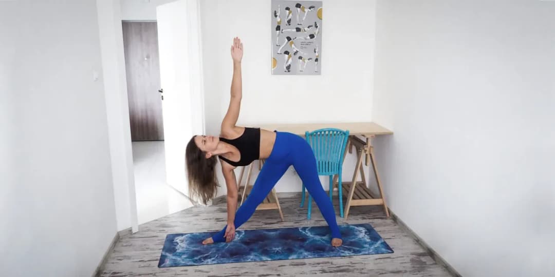 Jaki wałek do jogi wybrać, aby uniknąć bólu i poprawić praktykę?